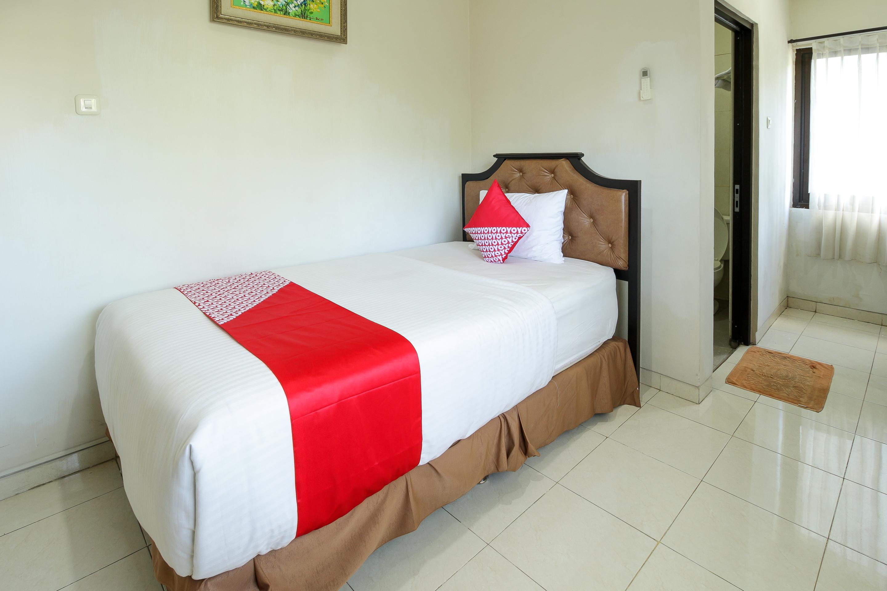 Oyo 734 Tuban Torres