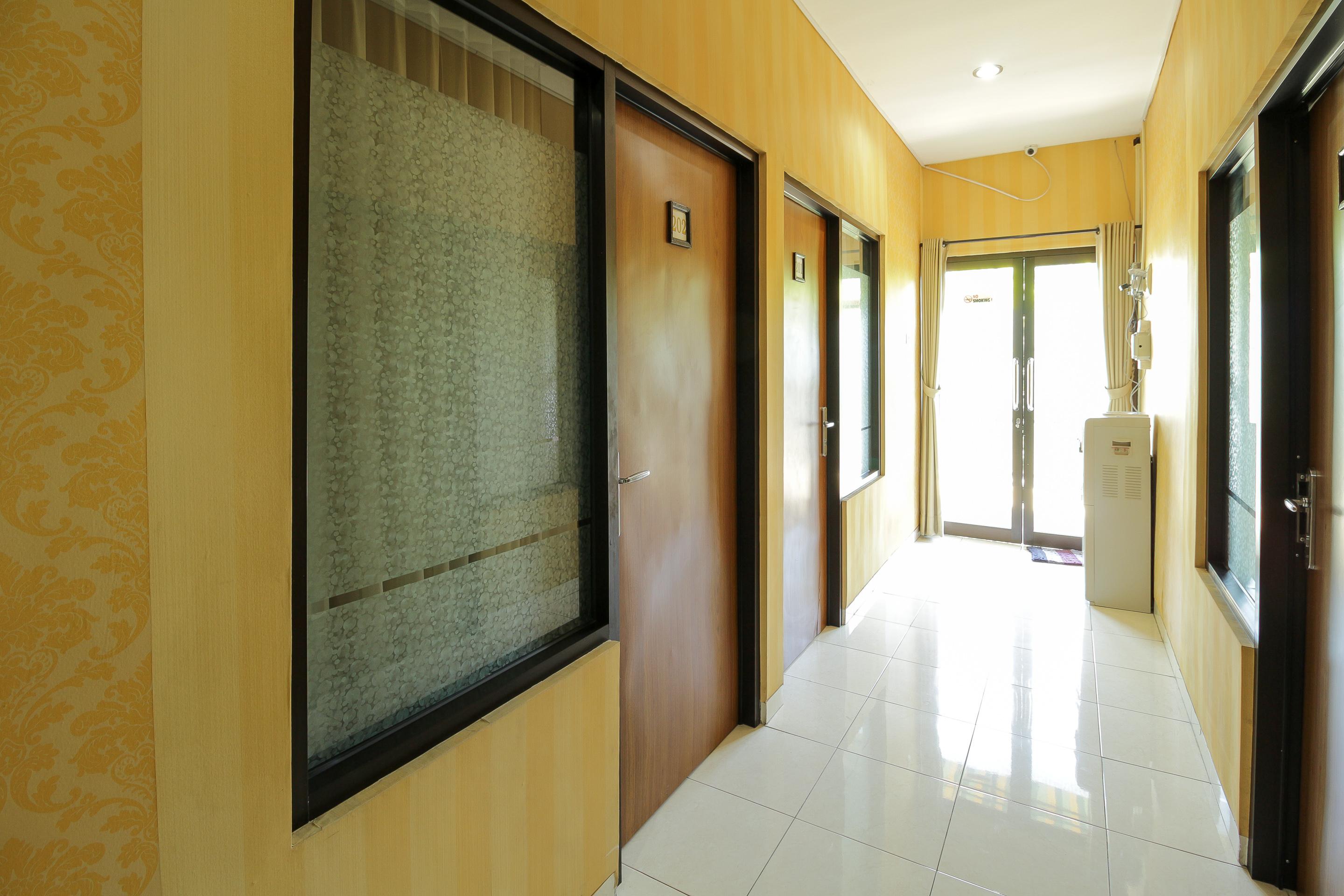 Wisma tamu Oyo 734 Tuban Torres 3*