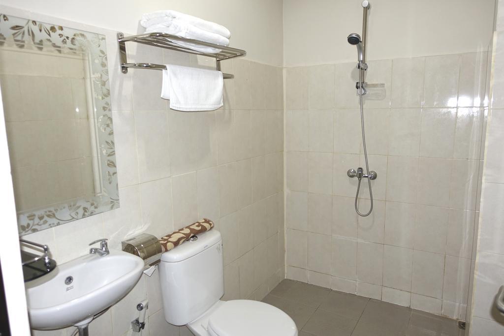 Guest house Oyo 734 Tuban Torres